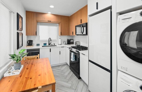 Ocean Beach Apartment | Dog Friendly 1BR Modern Apt 2Blocks 2Beach