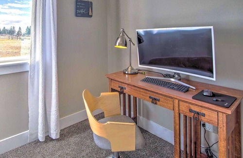 Cle Elum House | Dog-Friendly 3BR Home w/ Hot Tub & Game Room - 10mins from Cle Elum town center