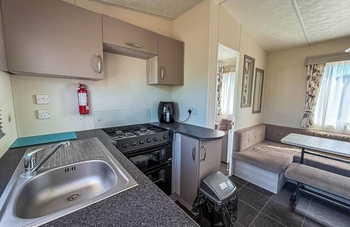 Great Yarmouth House | Dog-friendly 8 berth caravan at Cherry Tree Holiday Park in Norfolk ref 70363C