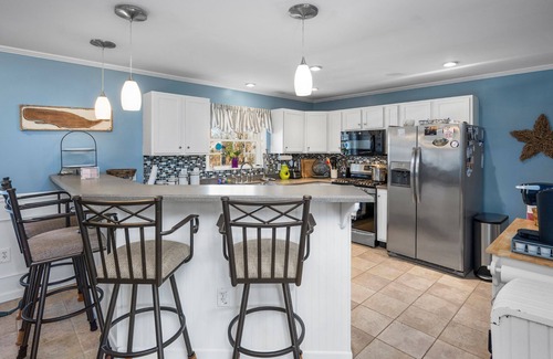 Sagamore Beach House | Dog friendly and spacious just minutes from Scusset Beach