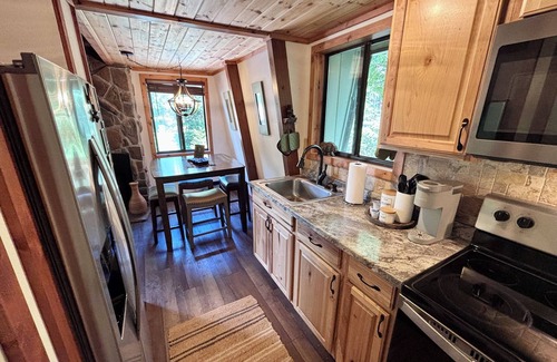 Banner Elk Condo | Dog-Friendly Banner Elk Condo w/Slope View and Deck