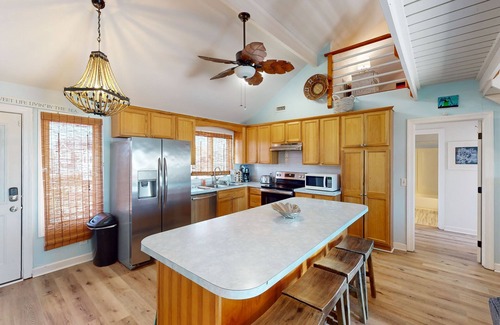 Sandbridge House | Dog-friendly beach gem w/private pool, easy beach access, WiFi, central AC, deck