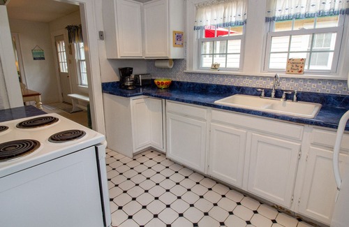 Michigan City Cottage | Dog Friendly Beach Cottage - Walk 800 ft. to Lake Michigan's Sheridan Beach