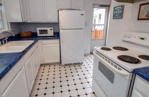 Michigan City Cottage | Dog Friendly Beach Cottage - Walk 800 ft. to Lake Michigan's Sheridan Beach