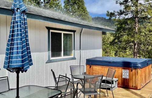 North Fork House | Dog Friendly/Bigfoot Suite/Hot Tub/Sleeps up to 4!