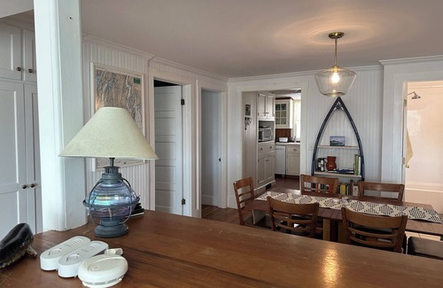 Boothbay Harbor House | Dog-Friendly Boothbay Harbor Bungalow: Walk to Town & Explore