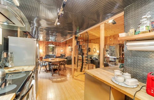 Stratton House | Dog-friendly cabin in the woods with firepit - ski & golf at nearby mountains