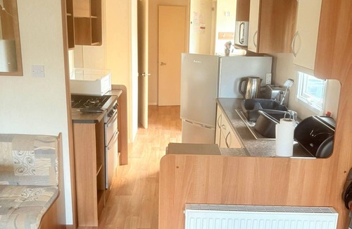 Hunstanton House | Dog friendly caravan with decking at Manor Park in Hunstanton ref 23063W