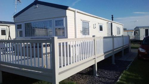 Heacham Other | Dog Friendly Caravan With Large Decking Near Heacham Beach, Ref 21052H
