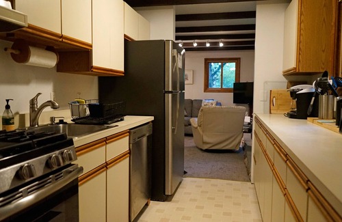 Moultonborough Ski Chalet | Dog-friendly chalet near the beach with deck, washer/dryer, grill, lawn & AC
