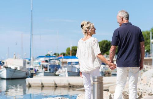 Oulton Broad Ski Chalet | Dog Friendly Chalet At Broadland Park And Marina In Lowestoft Ref 12027B