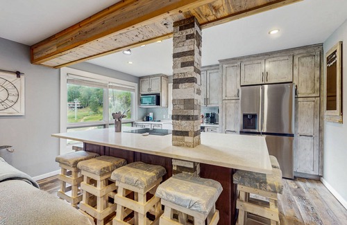 Sugar Mountain Condo | Dog-friendly condo w/mountain views, balcony, gas fireplace, & shared grills