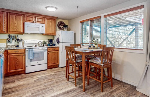 Sugar Mountain Condo | Dog Friendly condo w/spacious deck, near hiking trails and ski resorts