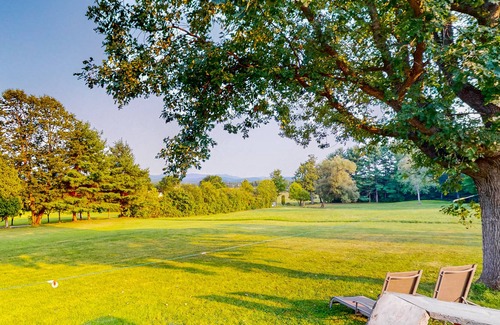 Charlotte House | Dog-friendly cottage with gorgeous setting, mountain view, deck & fireplace