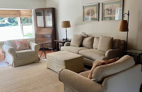 Fennville Other | Dog-friendly farmhouse close to Virtue Cider, wineries & u-pick orchards!