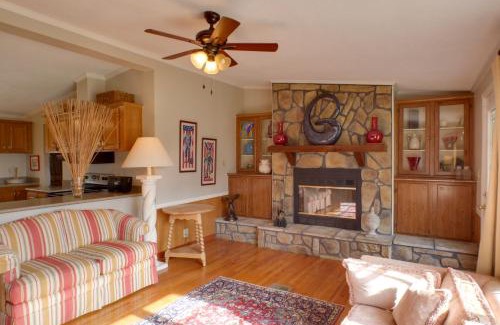 Rising Fawn House | Dog-Friendly Georgia Home with Grill and Fishing Pond!
