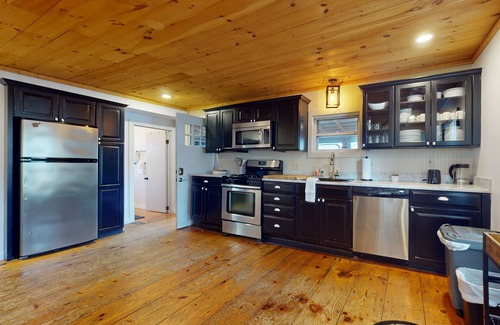 Mount Holly House | Dog-friendly getaway with mountain views, games, & deck - near skiing & trails