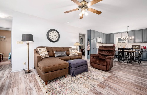 Pineola House | Dog-friendly getaway with WiFi, gas fireplace, & washer/dryer
