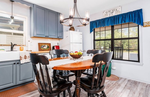 Pineola House | Dog-friendly getaway with WiFi, gas fireplace, & washer/dryer