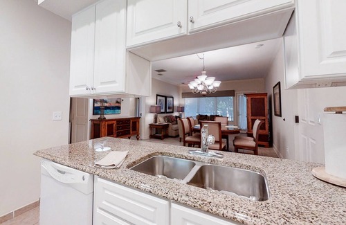Fernandina Beach Condo | Dog-Friendly Home Located In Gated Community w/Shared Pool, WiFi, Central AC, WD