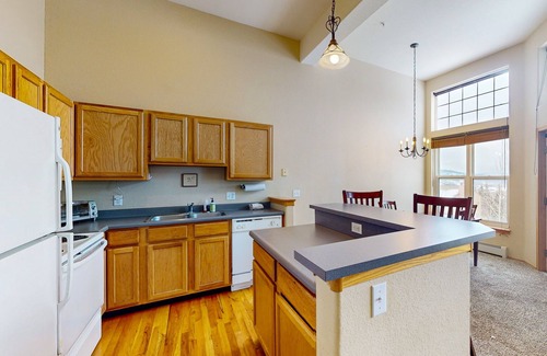 Wildernest Condo | Dog-Friendly Home with Trail Access, Gorgeous Views