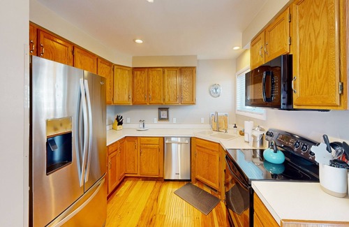 Frisco House | Dog-friendly home with large yard, 3 fireplaces, & hot tub - near lake & skiing
