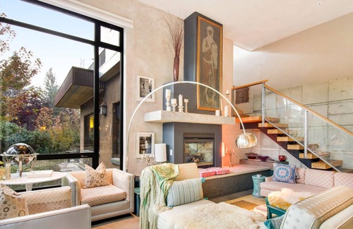 Hailey House | Dog-friendly home with private hot tub & gas grill