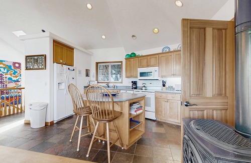 Neskowin House | Dog-Friendly Home with Private Hot Tub and Views of Proposal Rock and the Ocean