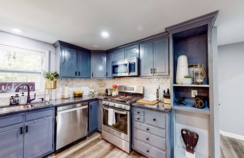 West Yarmouth House | Dog-friendly home with grill, deck, full kitchen, & washer/dryer - close to golf