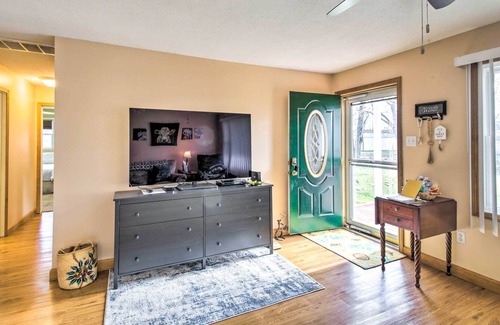 Palestine Cottage | Dog-friendly Illinois Home w/ Private Yard!