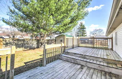 Palestine Cottage | Dog-friendly Illinois Home w/ Private Yard!