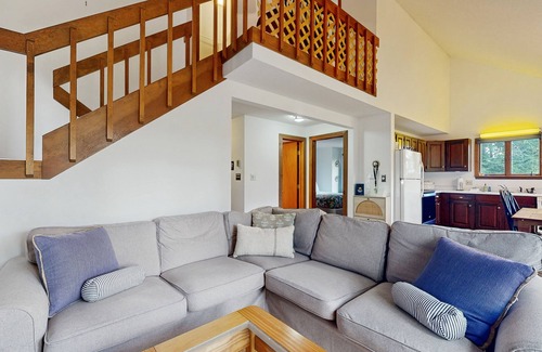 Thornton House | Dog-friendly mtn-view home with 2 hot tubs, pools, tennis, sandy pond, gym, BBQ
