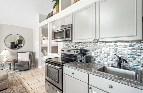 Destin Condo | Dog Friendly Nantucket 10AB