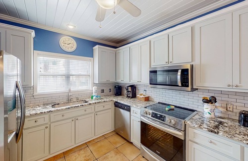 Santa Rosa Beach House | Dog-friendly stay steps from the sand with heated pool, grilling area, & balcony