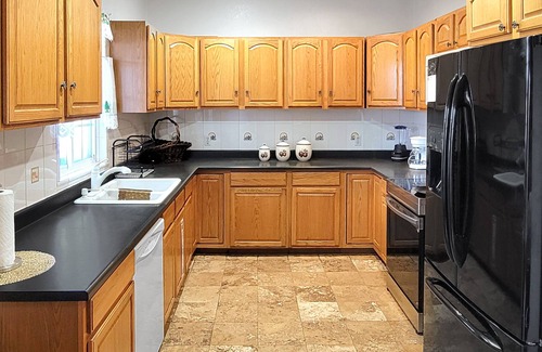 Pagosa Springs House | Dog-friendly, spacious home with three living rooms, pool table, & jetted tub
