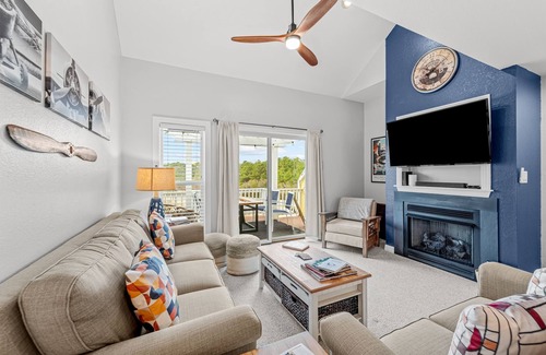 Bermuda Bay House | Dog-friendly townhouse with private hot tub, game room, pool, gym, & beach gear
