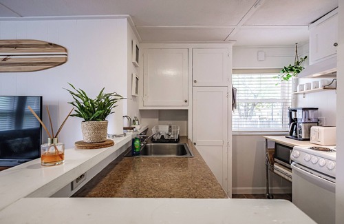 Old Orchard Beach Cottage | Dog Friendly, Relaxing Cottage Stay Steps Away from The Beach