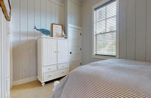 Olivia Beach House | Dog Paddle