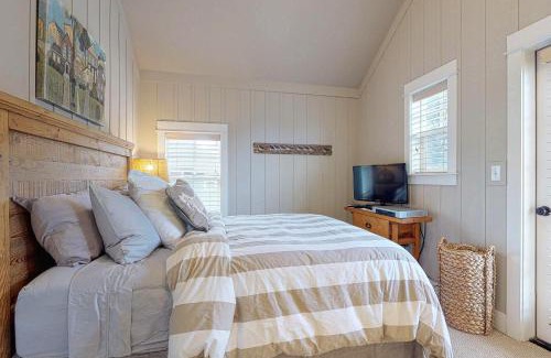 Olivia Beach House | Dog Paddle