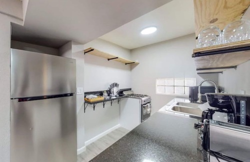 Pueblo Alto Apartment | ⟫Dog Run & Courtyard 2 Bedroom Apt w/King Bed W&D