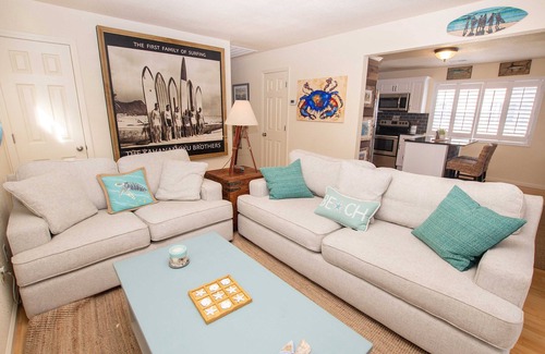 Avon House | Dogs Welcome, Beach Access, Sun Deck, Covered Deck