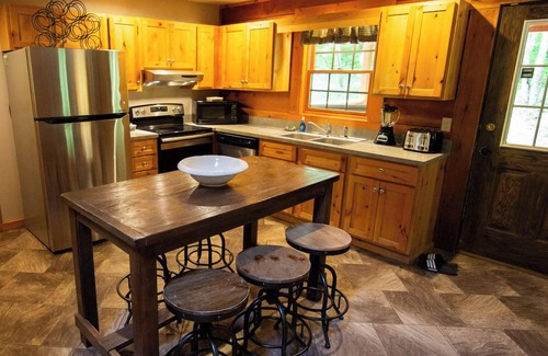 Logan Cabin | Dogwood - Hosted by The Chalets