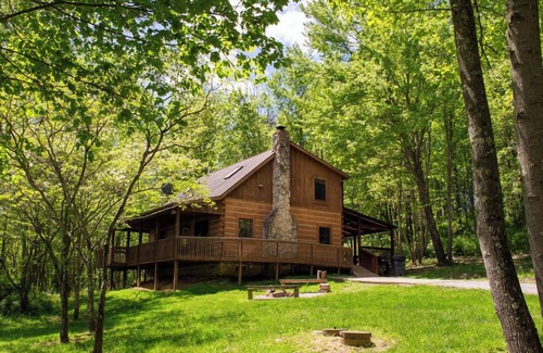 Logan Cabin | Dogwood - Hosted by The Chalets