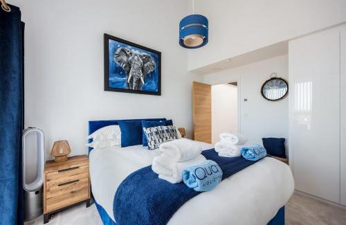 Poole Apartment | Dolce Vita - Duplex Apartment with Incredible Harbour Views