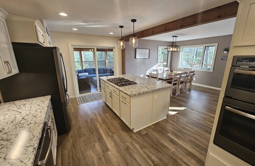 Eagle River House | Dollar Lake Oasis, Near Downtown and the Chain, Fire Pit, Sandy Beach, W&D, WiFi