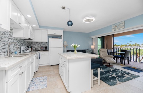 Englewood Condo | Dolphin 102 on Lemon Bay