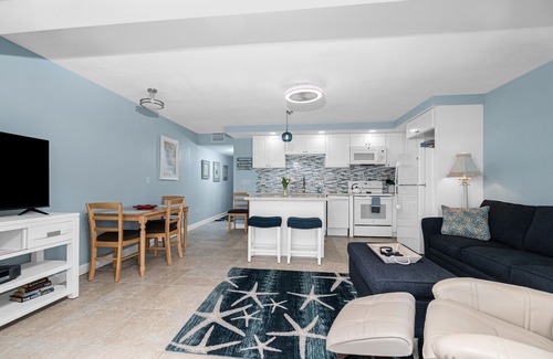 Englewood Condo | Dolphin 102 on Lemon Bay