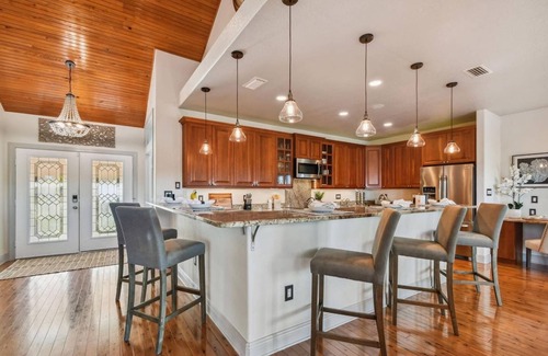 Sarasota House | Dolphin Cove - Waterfront Family Oasis Near Siesta Key Beach - Pool Home 2.7mi to Beach