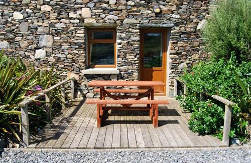 Inishbofin Hotel | Dolphin Hotel