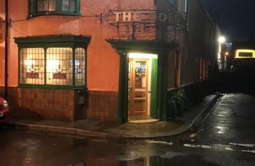Weymouth Hotel | Dolphin Hotel Public House Weymouth